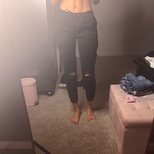 Black jogger with rips